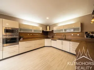 Prodej komerční nemovitosti, Kutná Hora, Zvěřinova, 318 m2