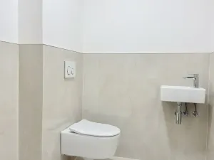 Prodej bytu 4+kk, Praha - Holyně, náměstí Pod lípou, 127 m2