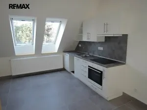 Pronájem bytu 2+kk, Kladno, Maroldova, 76 m2