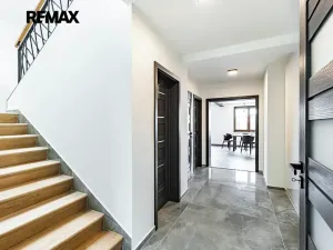 Prodej rodinného domu, Jindřichův Hradec, Spojovací, 183 m2