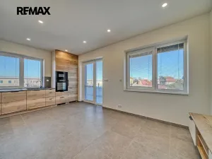 Pronájem bytu 2+kk, Kolín, Pražská, 54 m2