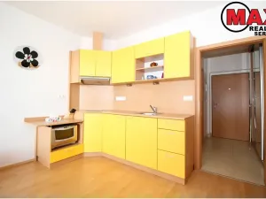 Pronájem bytu 1+kk, Praha - Hloubětín, Nepelova, 35 m2