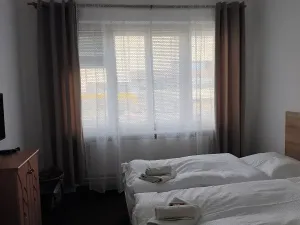 Pronájem bytu 1+kk, Uherský Brod, Mariánské nám., 20 m2
