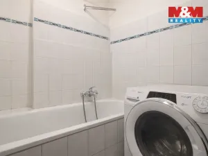 Prodej bytu 2+1, Praha, K louži, 46 m2