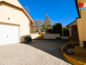 Prodej rodinného domu, Chrast - Podlažice, 280 m2