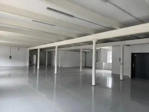 Pronájem skladu, Ostrov, 200 m2