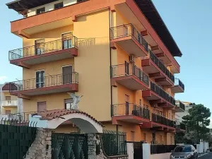 Prodej bytu 3+1, Scalea, Kalábrie, Itálie, 110 m2