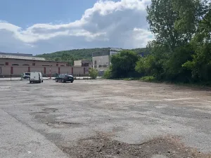 Pronájem komerčního pozemku, Praha - Modřany, Komořanská, 1500 m2