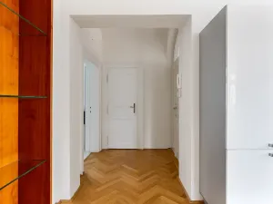 Prodej bytu 2+1, Praha - Nové Město, Ve Smečkách, 68 m2