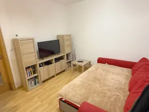 Pronájem bytu 2+kk, Praha - Hloubětín, Slévačská, 46 m2