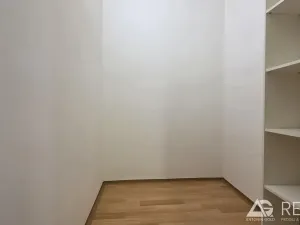 Prodej bytu 2+1, Praha - Dejvice, Krohova, 76 m2