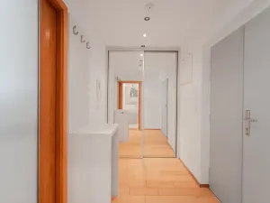 Pronájem bytu 1+kk, Praha - Lochkov, U sladovny, 36 m2