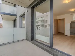 Pronájem bytu 2+kk, Praha - Prosek, Čakovická, 43 m2