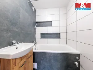 Pronájem bytu 2+1, Karlovy Vary, Brigádníků, 55 m2