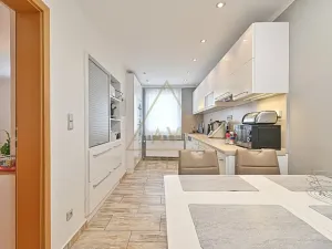 Prodej rodinného domu, Hřebeč, nám. Draha, 150 m2