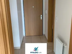 Pronájem bytu 1+kk, Praha - Řeporyje, Kakosova, 44 m2