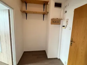 Pronájem bytu 1+1, Praha - Vršovice, Charkovská, 39 m2