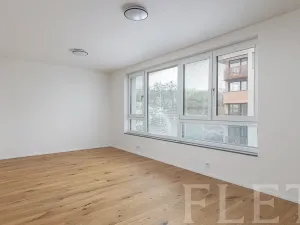 Pronájem bytu 1+kk, Praha - Radlice, U Komína, 38 m2