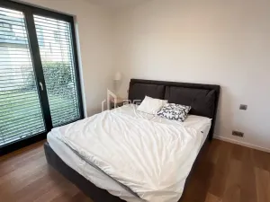 Pronájem bytu 2+kk, Praha - Libeň, Menclova, 53 m2