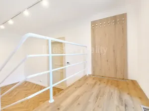 Pronájem kanceláře, Praha - Vinohrady, U vodárny, 72 m2