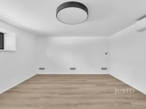 Pronájem atypického bytu, Praha - Šeberov, Na proutcích, 33 m2