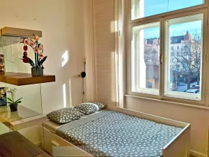 Pronájem bytu 1+kk, Praha - Nusle, náměstí Bratří Synků, 23 m2