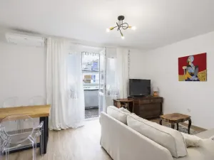 Pronájem bytu 1+kk, Praha - Žižkov, Biskupcova, 30 m2