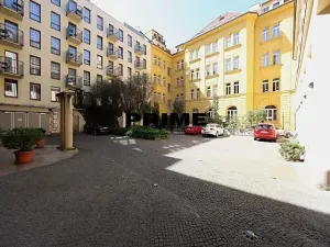 Pronájem kanceláře, Praha - Smíchov, Štefánikova, 168 m2