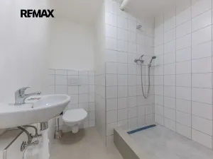 Prodej kanceláře, Praha - Střížkov, Děčínská, 45 m2