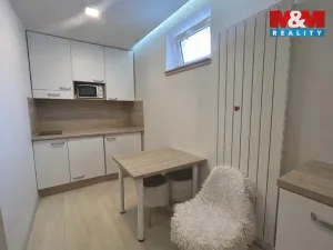 Pronájem bytu 1+kk, Louny, Sladkovského, 28 m2
