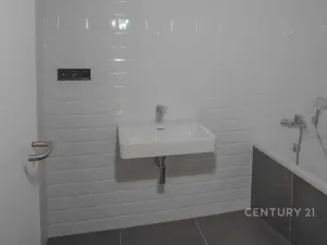 Prodej kanceláře, Praha - Vysočany, Kolbenova, 176 m2