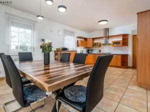 Prodej rodinného domu, Praha - Písnice, V zákopech, 294 m2