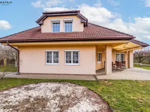 Prodej rodinného domu, Praha - Písnice, V zákopech, 294 m2