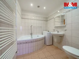 Prodej bytu 3+1, Karlovy Vary - Stará Role, Nádražní, 65 m2