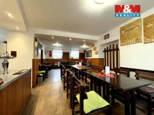Prodej restaurace, Velké Žernoseky, 438 m2