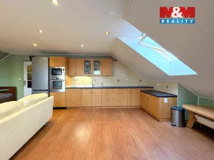 Prodej restaurace, Velké Žernoseky, 438 m2