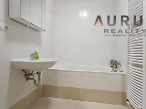 Pronájem bytu 2+kk, Praha - Horní Měcholupy, Modenská, 68 m2