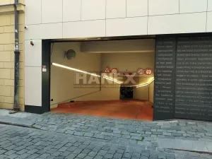 Pronájem garážového stání, Praha - Nové Město, Ostrovní, 12 m2