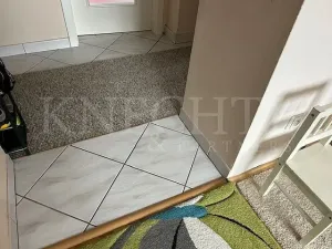 Prodej bytu 3+1, Ostrov, Hlavní třída, 76 m2