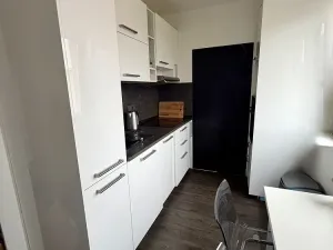 Pronájem bytu 1+1, Praha - Vokovice, Angolská, 40 m2