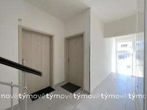 Pronájem bytu 1+kk, Pardubice, Na Okrouhlíku, 27 m2