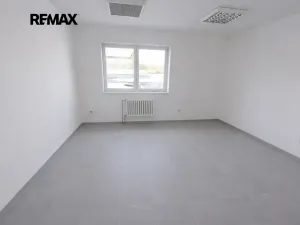 Pronájem kanceláře, Slavkov u Brna, 82 m2
