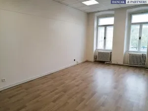 Pronájem kanceláře, Frýdek-Místek, Zámecké nám., 84 m2