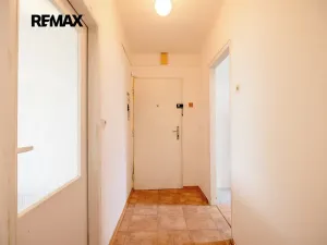 Prodej bytu 2+1, Praha - Dejvice, Na viničních horách, 58 m2