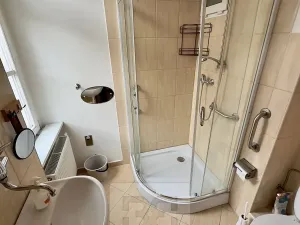 Pronájem bytu 2+kk, Praha - Malá Strana, 38 m2