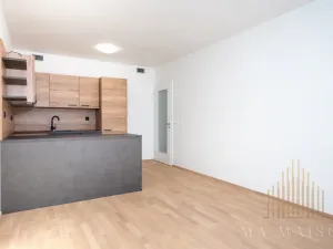 Pronájem bytu 2+kk, Praha - Vysočany, Smržových, 55 m2