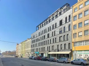 Pronájem kanceláře, Praha - Vysočany, Sokolovská, 135 m2