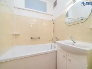 Prodej bytu 2+1, Bruntál, Jesenická, 53 m2