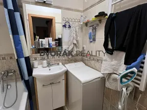 Pronájem bytu 2+kk, Karlík, K Třešňovce, 37 m2