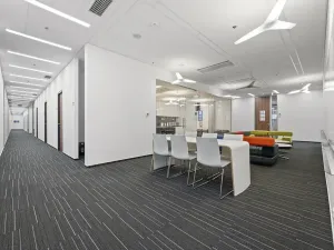 Pronájem kanceláře, Praha - Dejvice, Evropská, 1751 m2